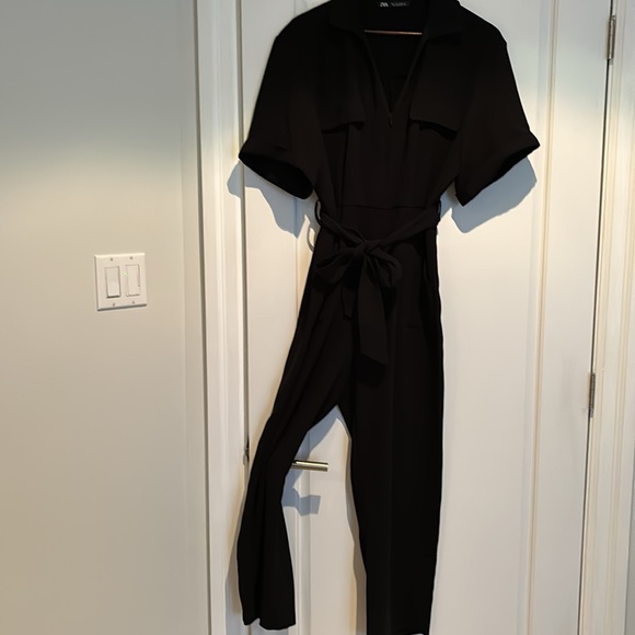 Size Large black belted jumpsuit from Zara - Picture 5 of 5